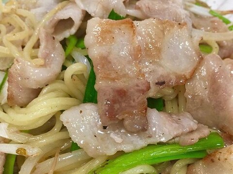 鶏ガラスープの素で塩焼きそば♪♪